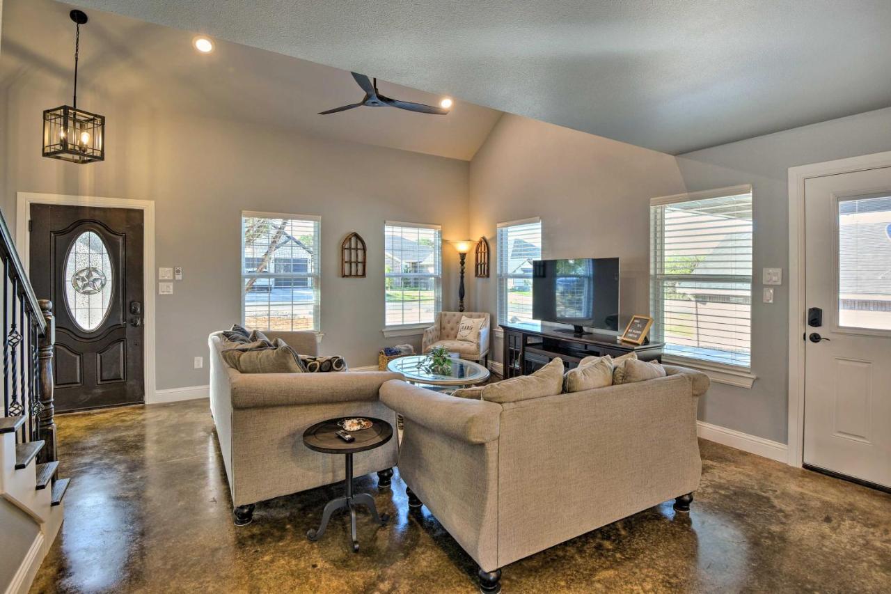 Granbury Home With Hot Tub And Furnished Patio! المظهر الخارجي الصورة