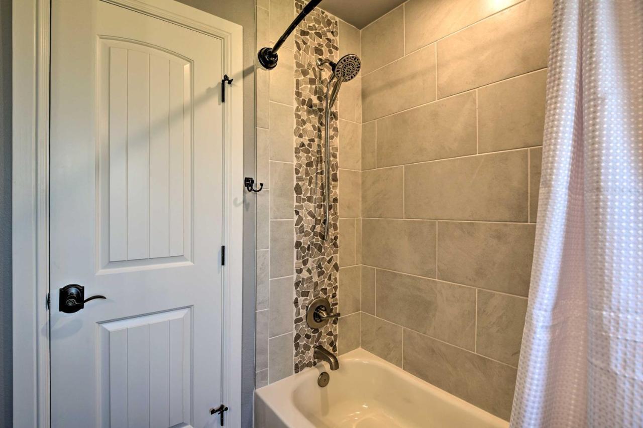 Granbury Home With Hot Tub And Furnished Patio! المظهر الخارجي الصورة
