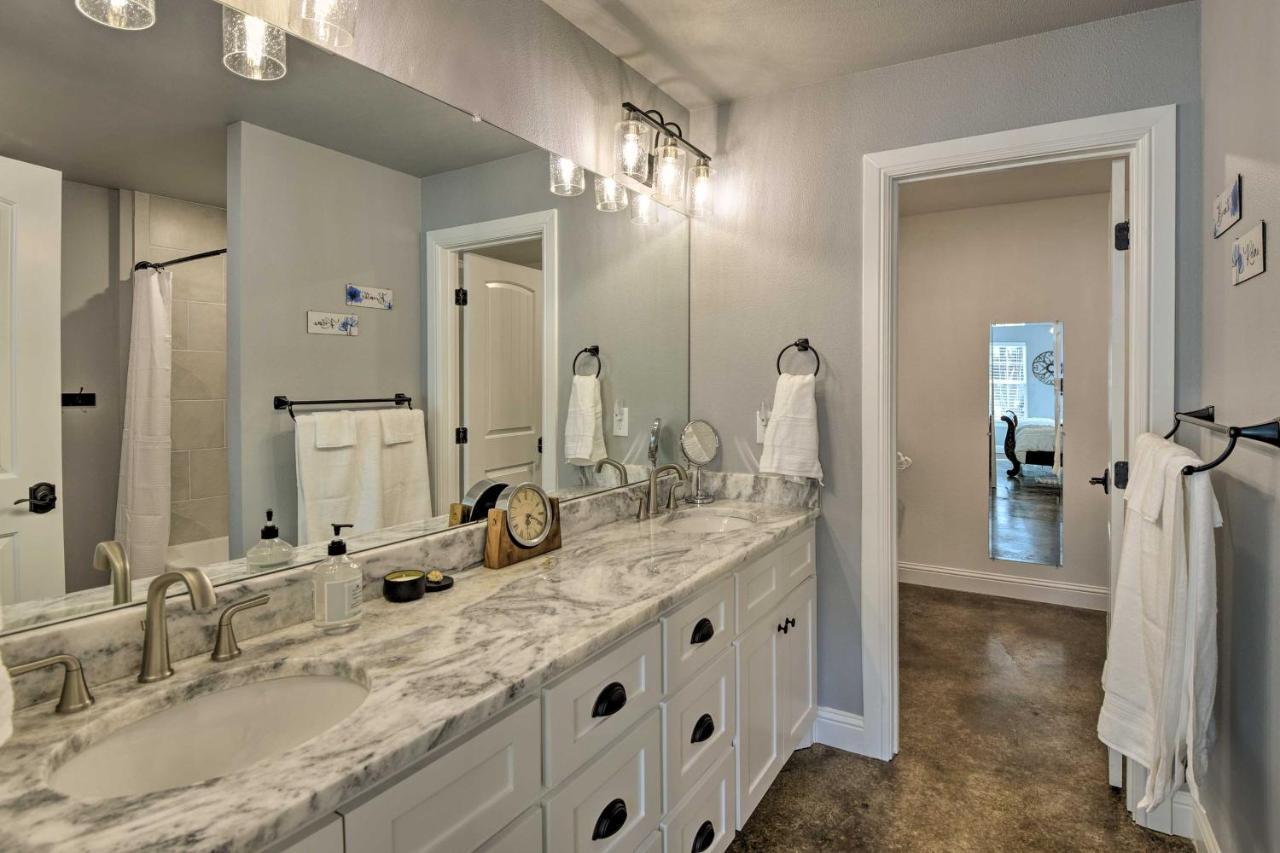 Granbury Home With Hot Tub And Furnished Patio! المظهر الخارجي الصورة