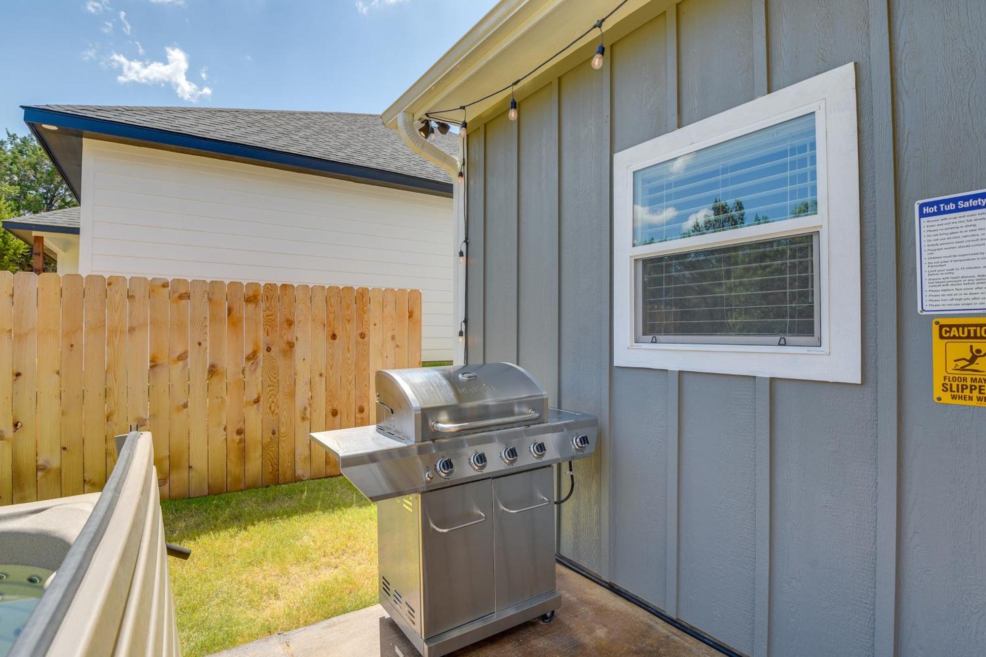 Granbury Home With Hot Tub And Furnished Patio! المظهر الخارجي الصورة