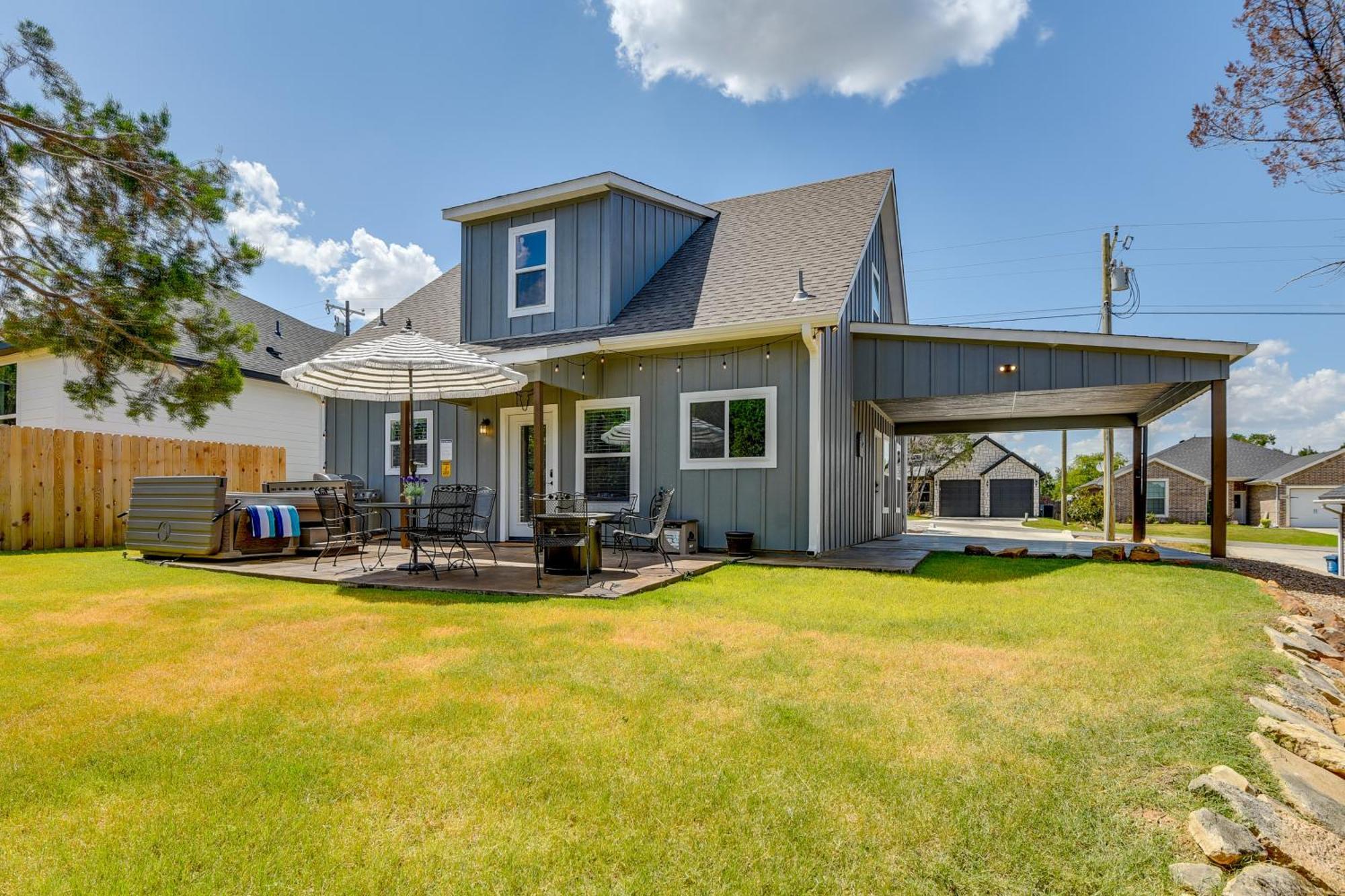 Granbury Home With Hot Tub And Furnished Patio! المظهر الخارجي الصورة