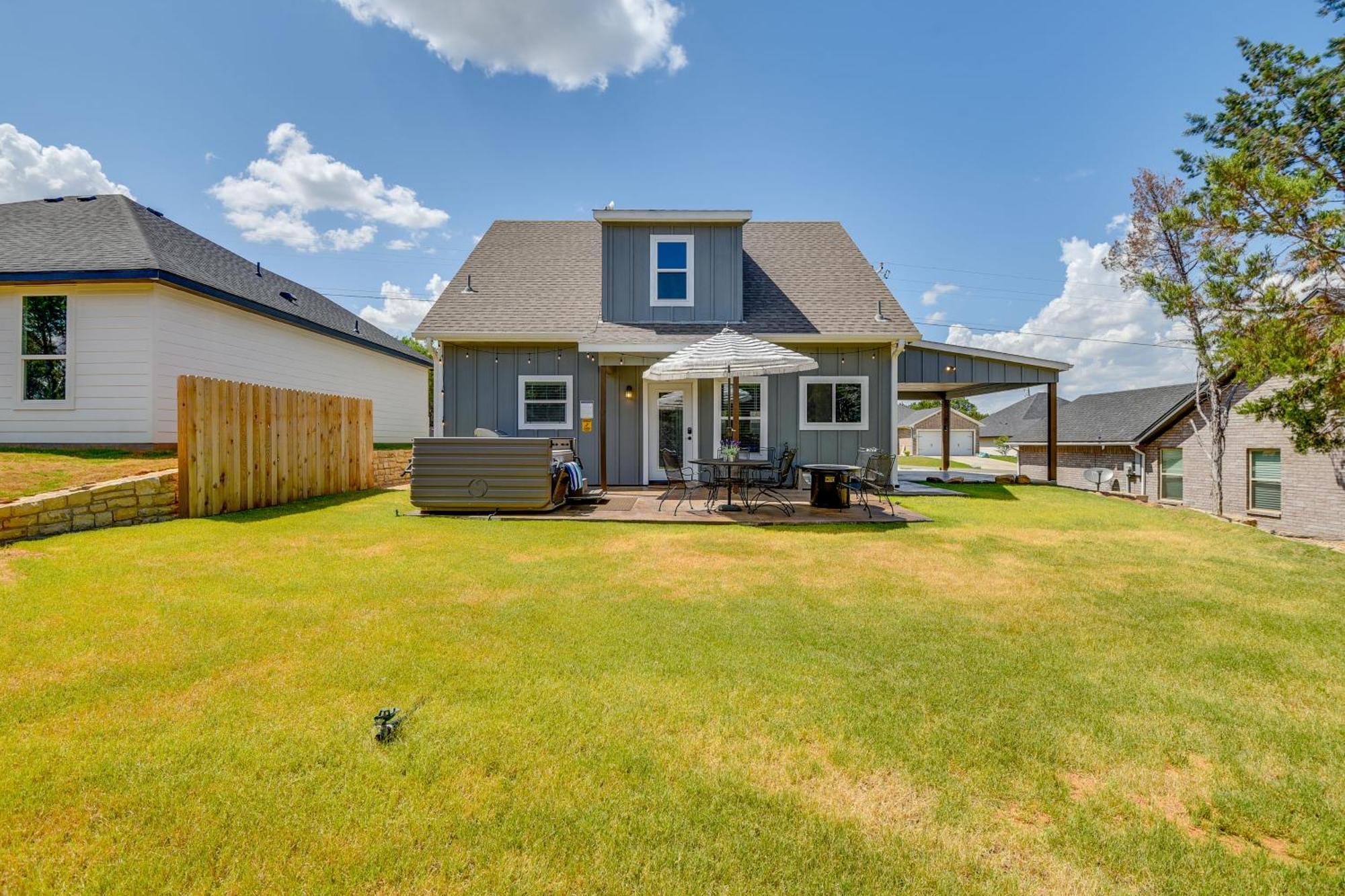 Granbury Home With Hot Tub And Furnished Patio! المظهر الخارجي الصورة