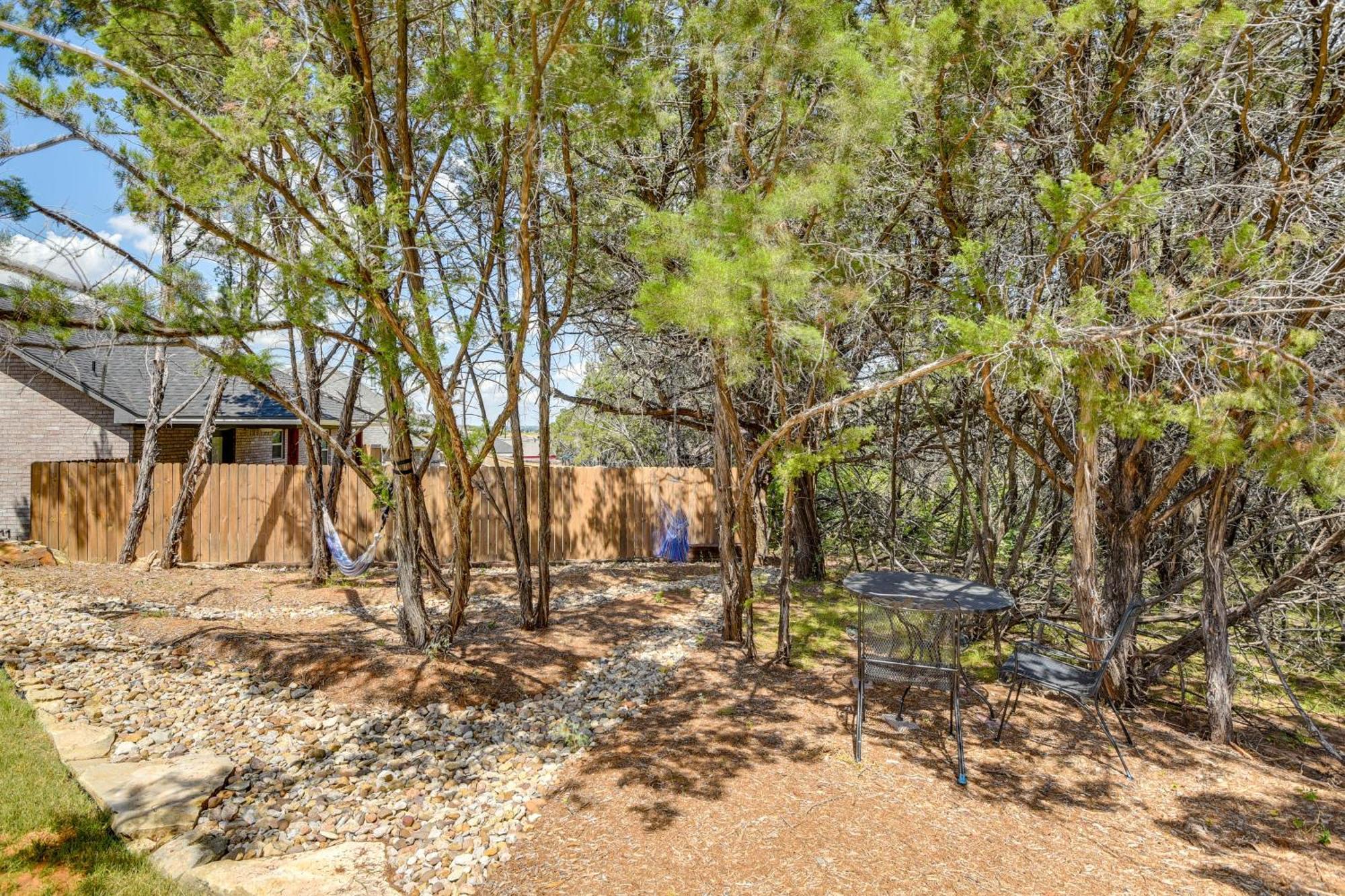 Granbury Home With Hot Tub And Furnished Patio! المظهر الخارجي الصورة