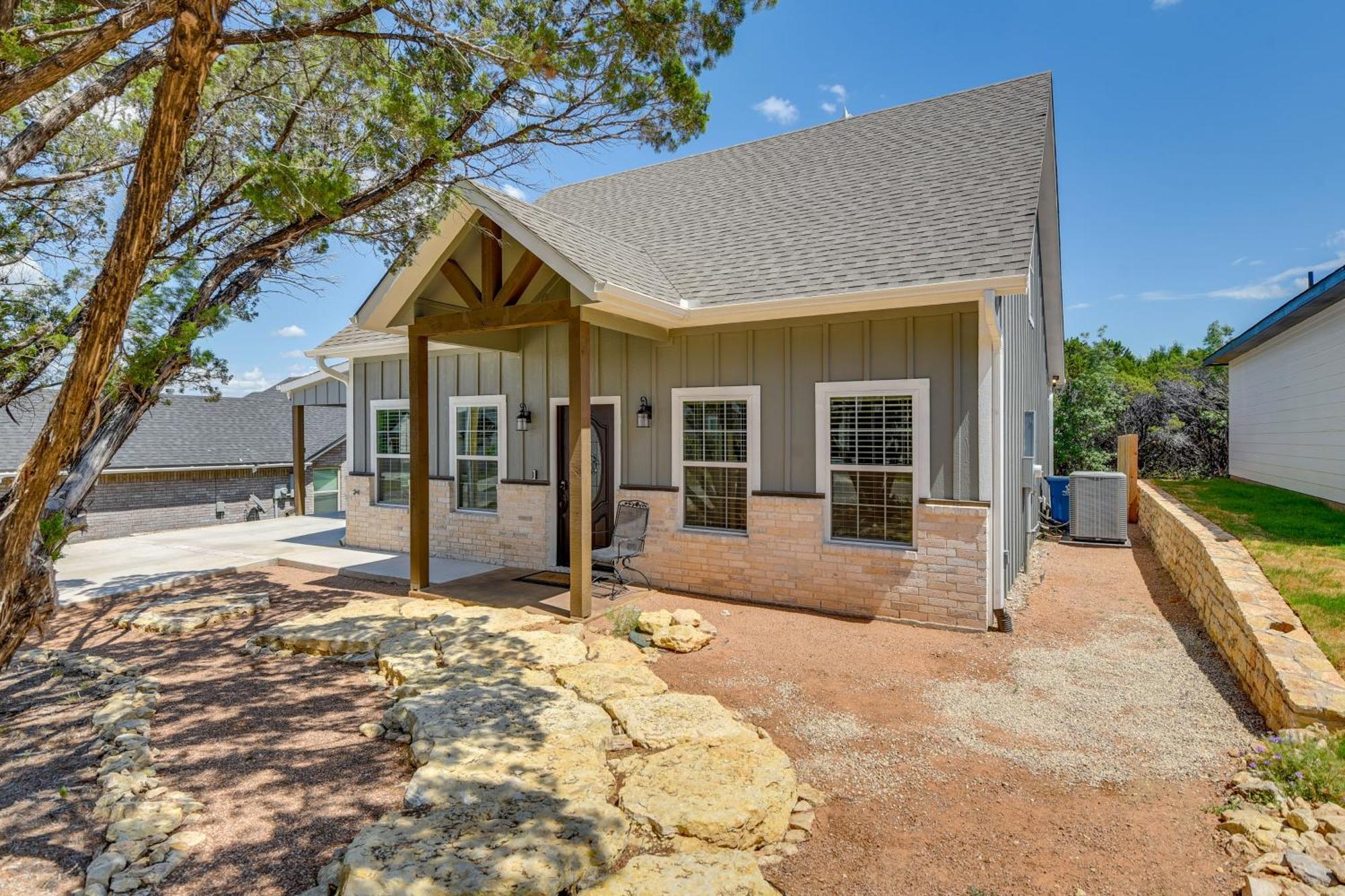Granbury Home With Hot Tub And Furnished Patio! المظهر الخارجي الصورة